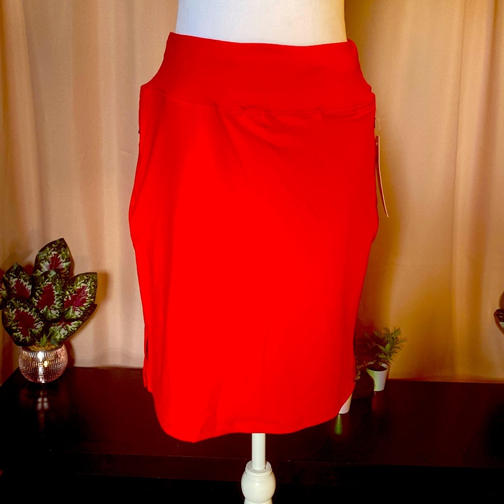 Red tennis skort